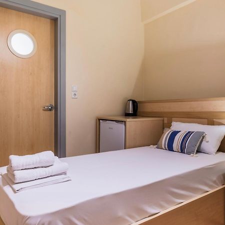 Fontana Luxury Rooms Mytilíni Extérieur photo